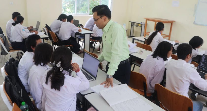 အစိုးရစက်မှုလက်မှုသိပ္ပံ(ပြင်ဦးလွင်)တွင် လေ့လာသင်ယူလျက်ရှိသော ကျောင်းသား၊ ကျောင်းသူများအားတွေ့ဆုံအားပေး